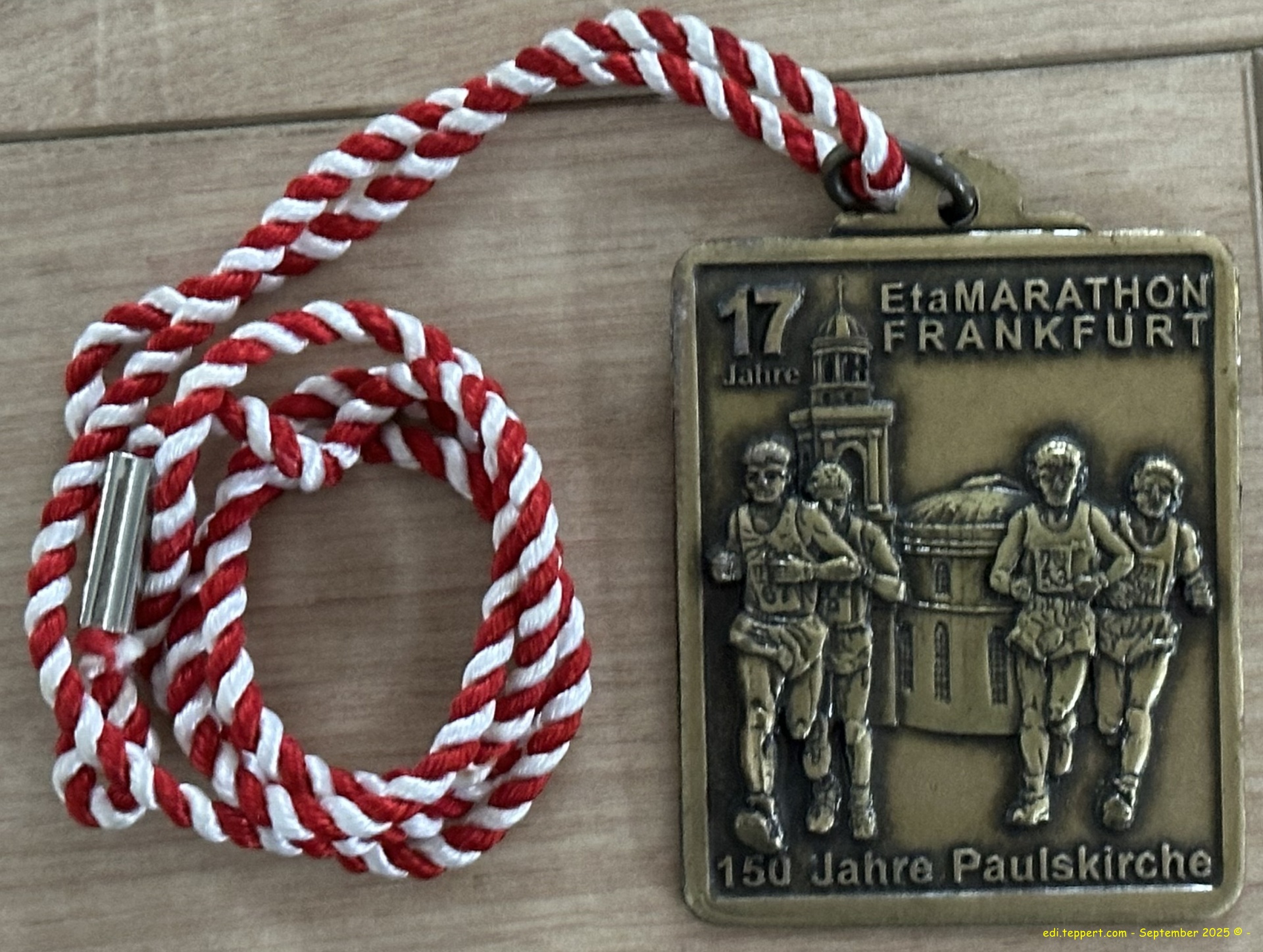 Die Teilnehmer Medaille des Frankfurt Marathon 1998