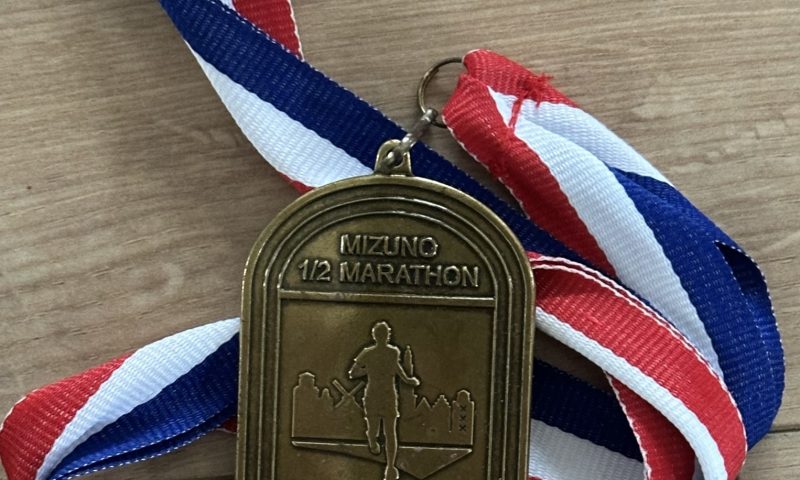 Die Medaille vom TCS Amsterdam Marathon am 15. November 2017