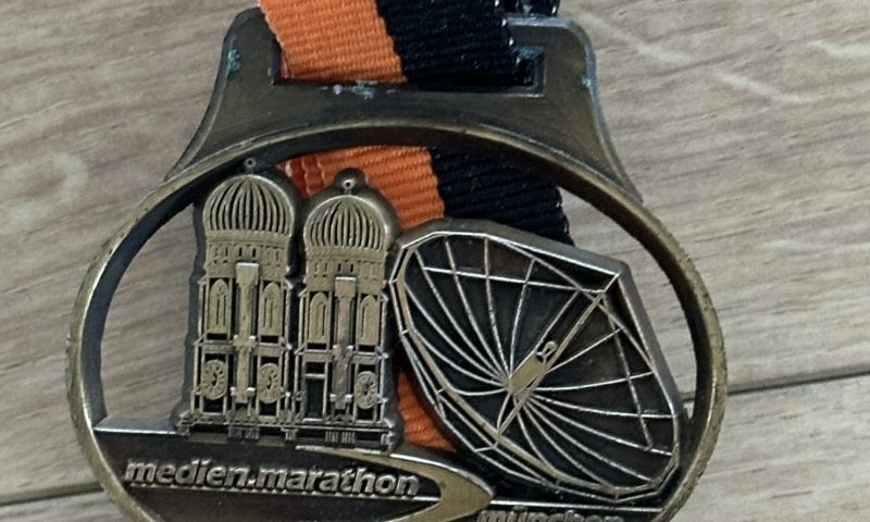 Die Medaille vom Medien Marathon in München am 15. Oktober 2000