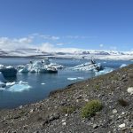 Die Gletscher Lagune vor einer Gletscherzunge des Vätnajökull
